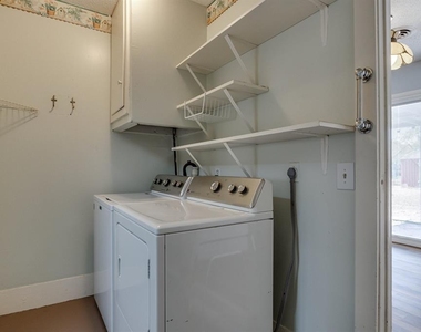 2105 Candy Lane - Photo Thumbnail 10