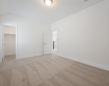 400 Buffalo Grass Drive - Photo Thumbnail 7