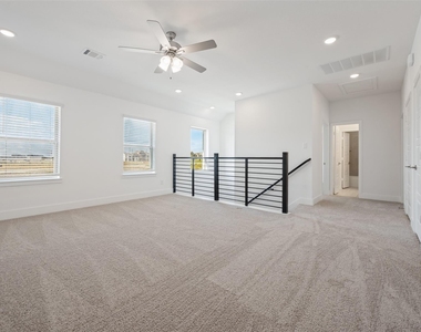 400 Buffalo Grass Drive - Photo Thumbnail 8