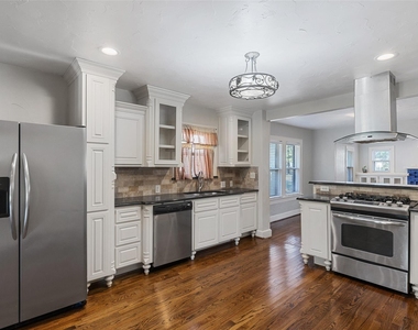 2304 Yucca Avenue - Photo Thumbnail 3