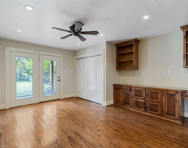 2304 Yucca Avenue - Photo Thumbnail 7