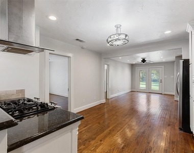 2304 Yucca Avenue - Photo Thumbnail 5