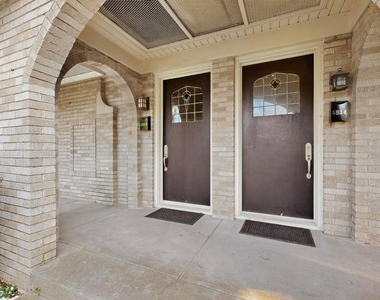 5934 Velasco Avenue - Photo Thumbnail 2