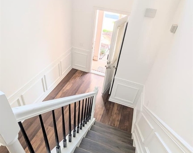 9017 Mcalwaine Preserve Avenue - Photo Thumbnail 6