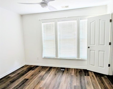 9017 Mcalwaine Preserve Avenue - Photo Thumbnail 1