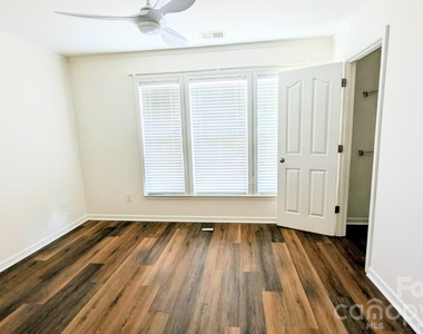 9017 Mcalwaine Preserve Avenue - Photo Thumbnail 3