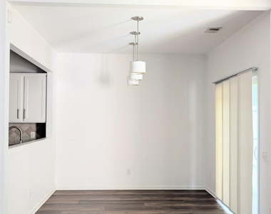 9017 Mcalwaine Preserve Avenue - Photo Thumbnail 18
