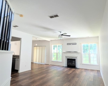 9017 Mcalwaine Preserve Avenue - Photo Thumbnail 8