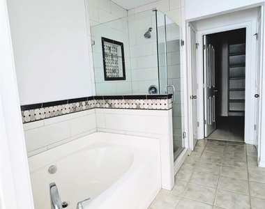 9017 Mcalwaine Preserve Avenue - Photo Thumbnail 13
