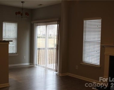 12239 Royal Castle Court - Photo Thumbnail 6