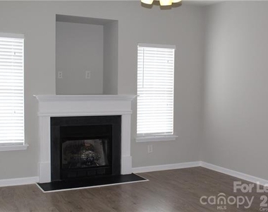 12239 Royal Castle Court - Photo Thumbnail 7