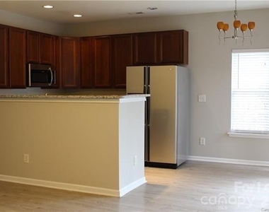 12239 Royal Castle Court - Photo Thumbnail 5