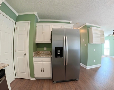 176 W Walnut Avenue - Photo Thumbnail 5