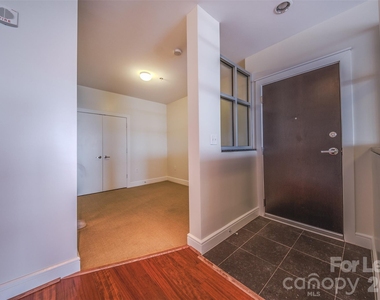 333 W Trade Street - Photo Thumbnail 23