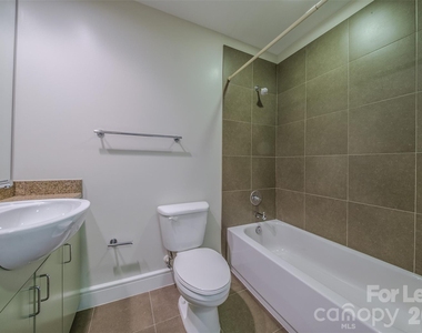 333 W Trade Street - Photo Thumbnail 26