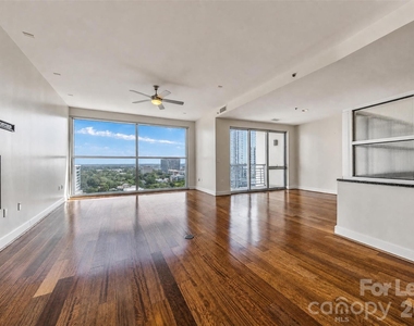333 W Trade Street - Photo Thumbnail 6