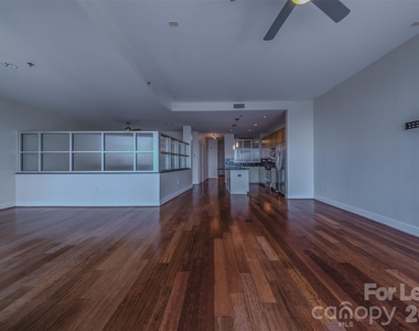 333 W Trade Street - Photo Thumbnail 9