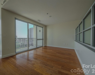 333 W Trade Street - Photo Thumbnail 11
