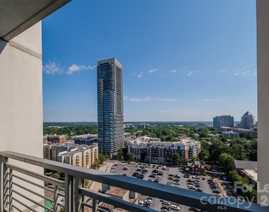 333 W Trade Street - Photo Thumbnail 43