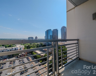 333 W Trade Street - Photo Thumbnail 44