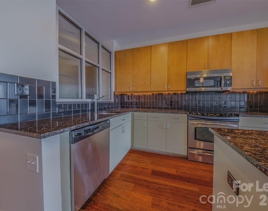 333 W Trade Street - Photo Thumbnail 2