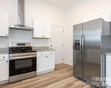 1474 Stroupe Street - Photo Thumbnail 5