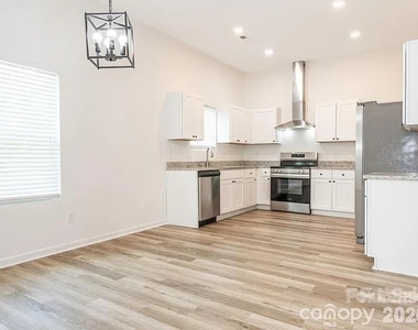 1474 Stroupe Street - Photo Thumbnail 9