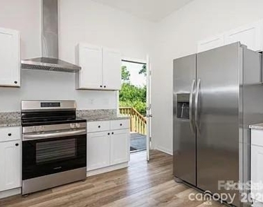 1474 Stroupe Street - Photo Thumbnail 16