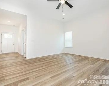 1474 Stroupe Street - Photo Thumbnail 4