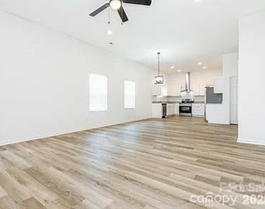1474 Stroupe Street - Photo Thumbnail 7