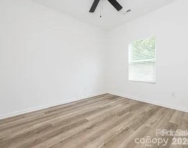 1474 Stroupe Street - Photo Thumbnail 2