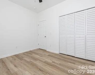 1474 Stroupe Street - Photo Thumbnail 3