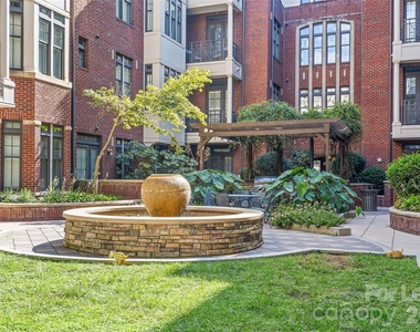 2810 Selwyn Avenue - Photo Thumbnail 32