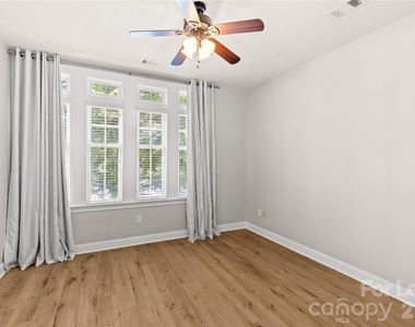 2810 Selwyn Avenue - Photo Thumbnail 17