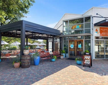 2810 Selwyn Avenue - Photo Thumbnail 37