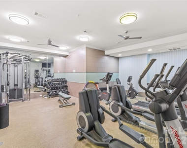 2810 Selwyn Avenue - Photo Thumbnail 27