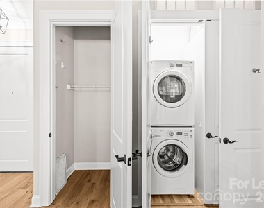 2810 Selwyn Avenue - Photo Thumbnail 23