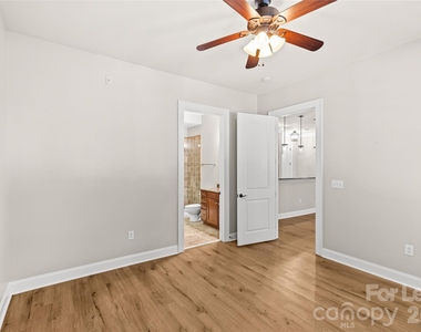 2810 Selwyn Avenue - Photo Thumbnail 18