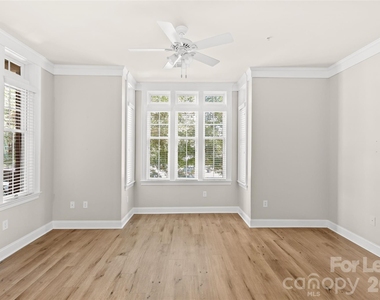 2810 Selwyn Avenue - Photo Thumbnail 13