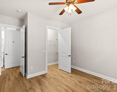 2810 Selwyn Avenue - Photo Thumbnail 26