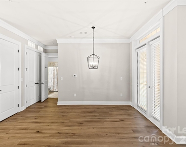2810 Selwyn Avenue - Photo Thumbnail 6