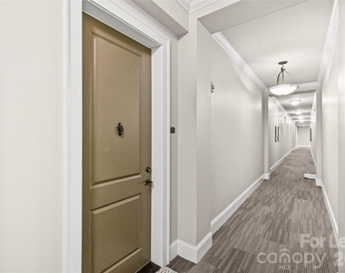 2810 Selwyn Avenue - Photo Thumbnail 2