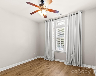 2810 Selwyn Avenue - Photo Thumbnail 25
