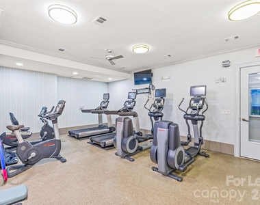 2810 Selwyn Avenue - Photo Thumbnail 28