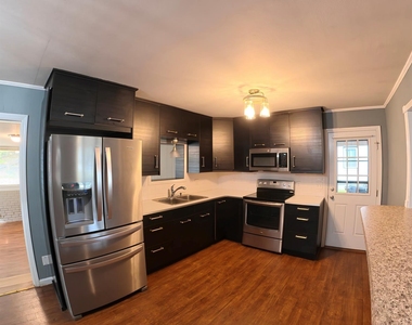 318 Fulton Street - Photo Thumbnail 3