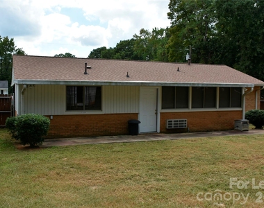 318 Fulton Street - Photo Thumbnail 10