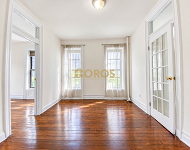 Grand Street #11 - Photo Thumbnail 1