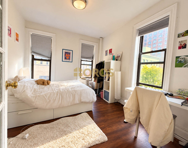 Grand Street #11 - Photo Thumbnail 7