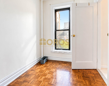 Grand Street #11 - Photo Thumbnail 11