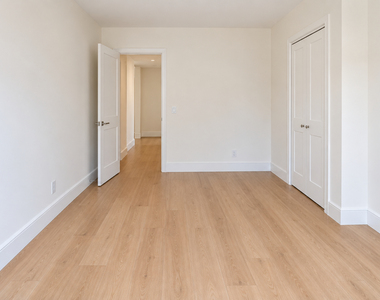 115 East 34th Street - Photo Thumbnail 5